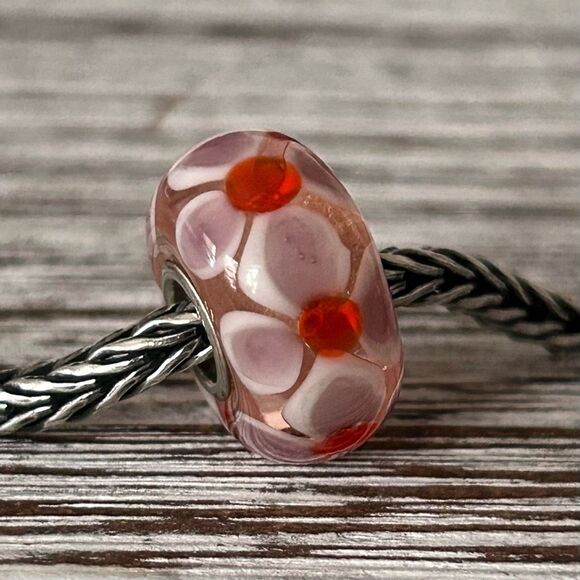 TROLLBEADS UU Lavender Pink & Red Flower Unique LAA 925S NEW! - Picture 5 of 8